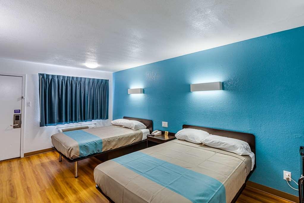 Motel 6 Fort Worth - Northside 객실 사진