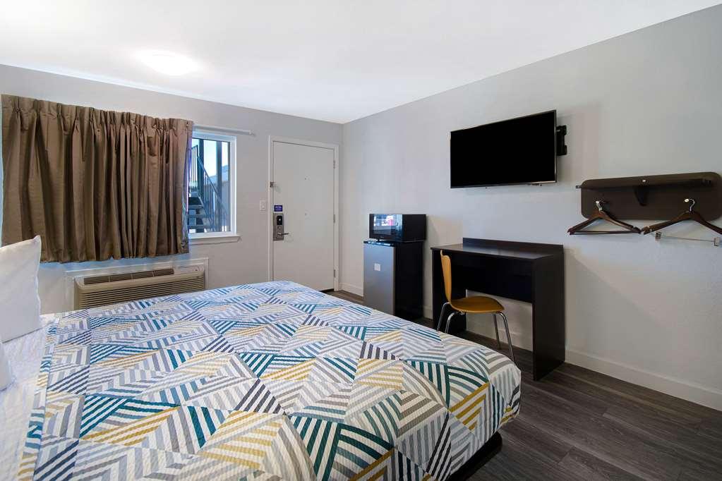 Motel 6 Fort Worth - Northside 객실 사진