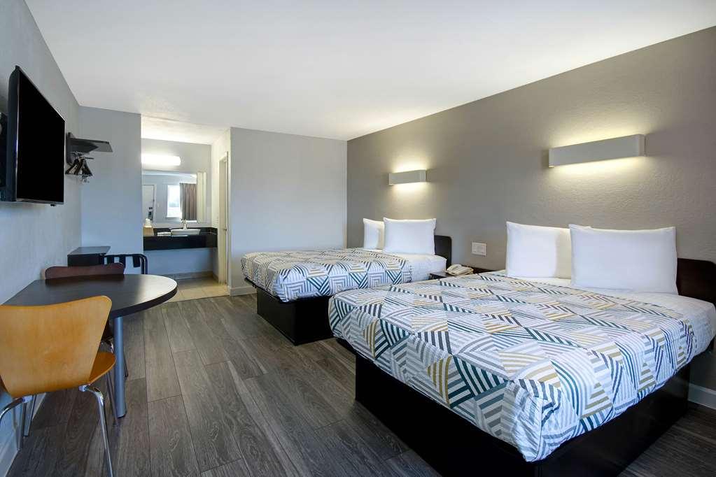 Motel 6 Fort Worth - Northside 객실 사진