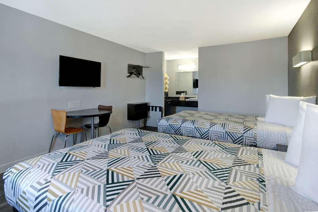 Motel 6 Fort Worth - Northside 객실 사진