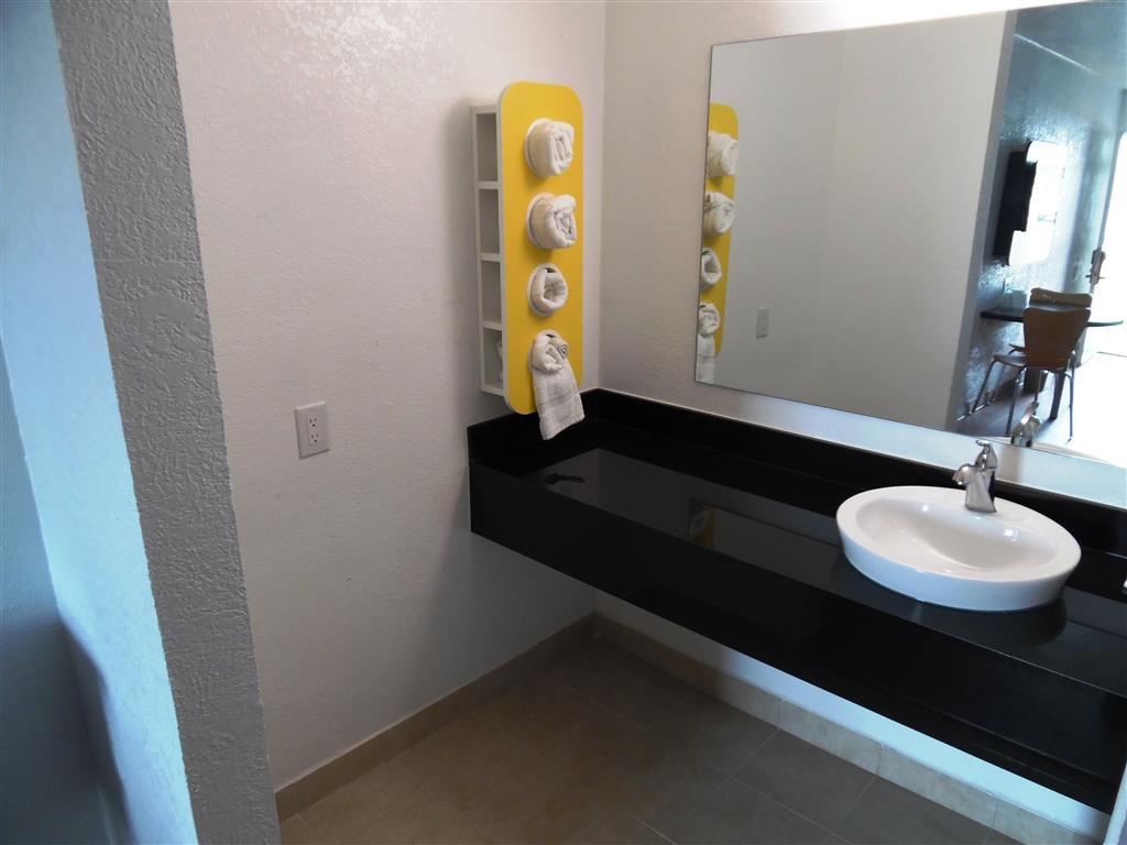 Motel 6 Fort Worth - Northside 객실 사진