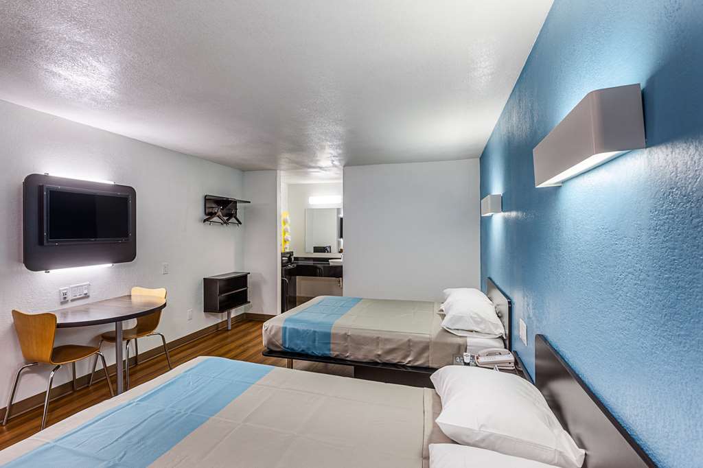 Motel 6 Fort Worth - Northside 객실 사진