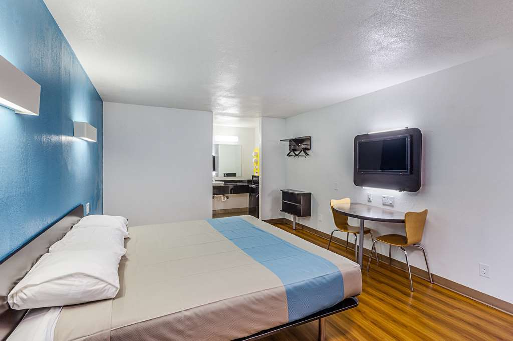 Motel 6 Fort Worth - Northside 객실 사진