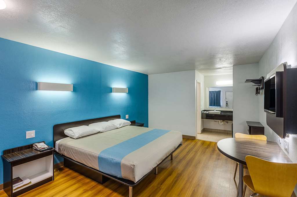 Motel 6 Fort Worth - Northside 객실 사진